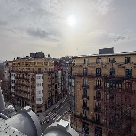 Palacio Bellas Artes San Sebastian, Curio Collection Hilton 4*