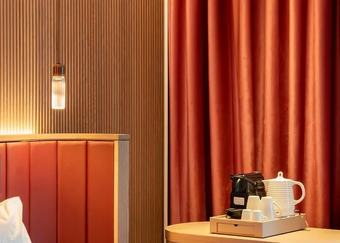 Palacio Bellas Artes San Sebastian, Curio Collection Hilton