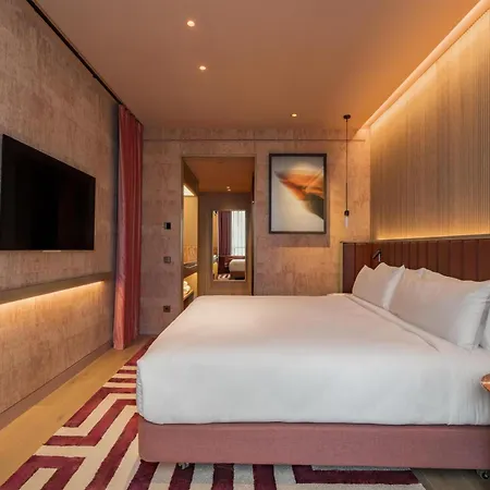 Palacio Bellas Artes San Sebastian, Curio Collection By Hilton Hotell