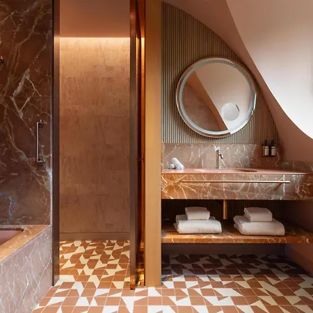 Palacio Bellas Artes San Sebastian, Curio Collection By Hilton Hotell