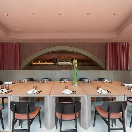 Palacio Bellas Artes San Sebastian, Curio Collection By Hilton Hotell