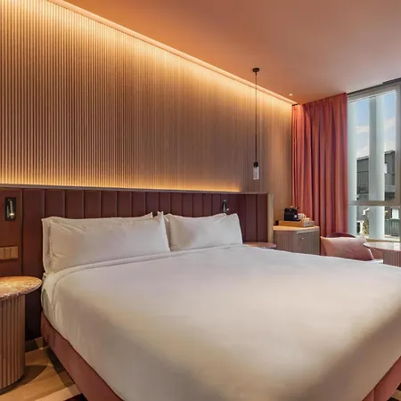 Hotel Palacio Bellas Artes San Sebastian, Curio Collection By Hilton