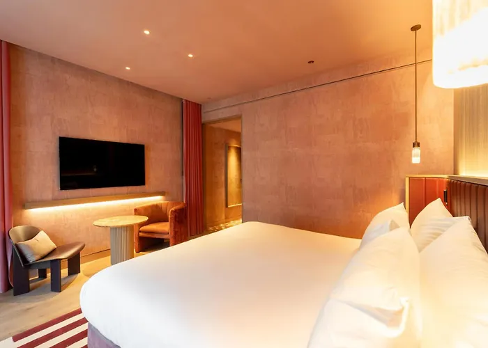 Palacio Bellas Artes San Sebastian, Curio Collection Hilton 4* San Sebastián